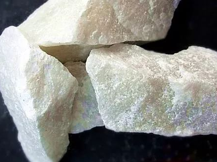 白云石加工不同磨粉細(xì)度選擇不同的磨粉機(jī)